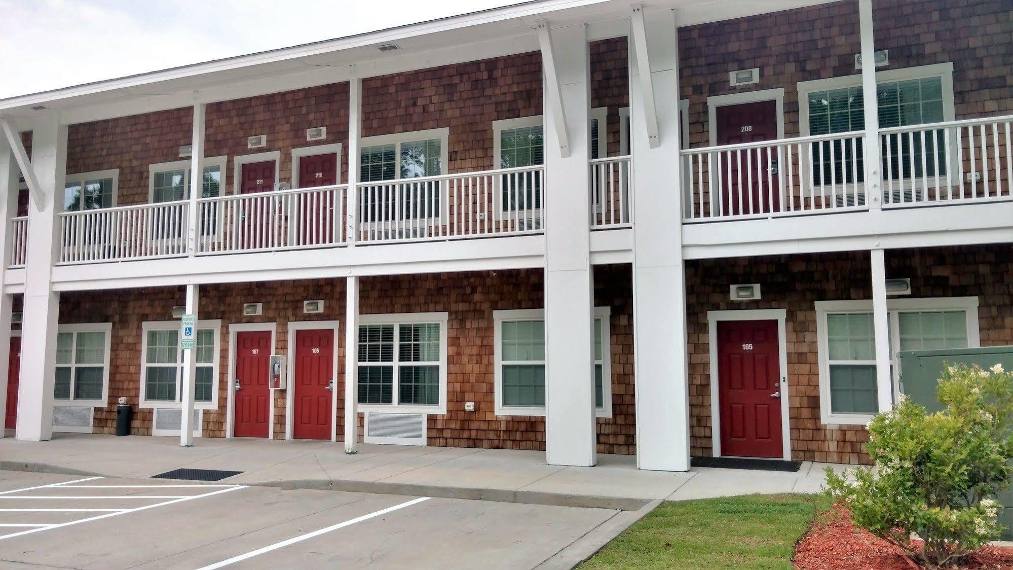 Topsail Shores Inn Sneads Ferry Exterior photo