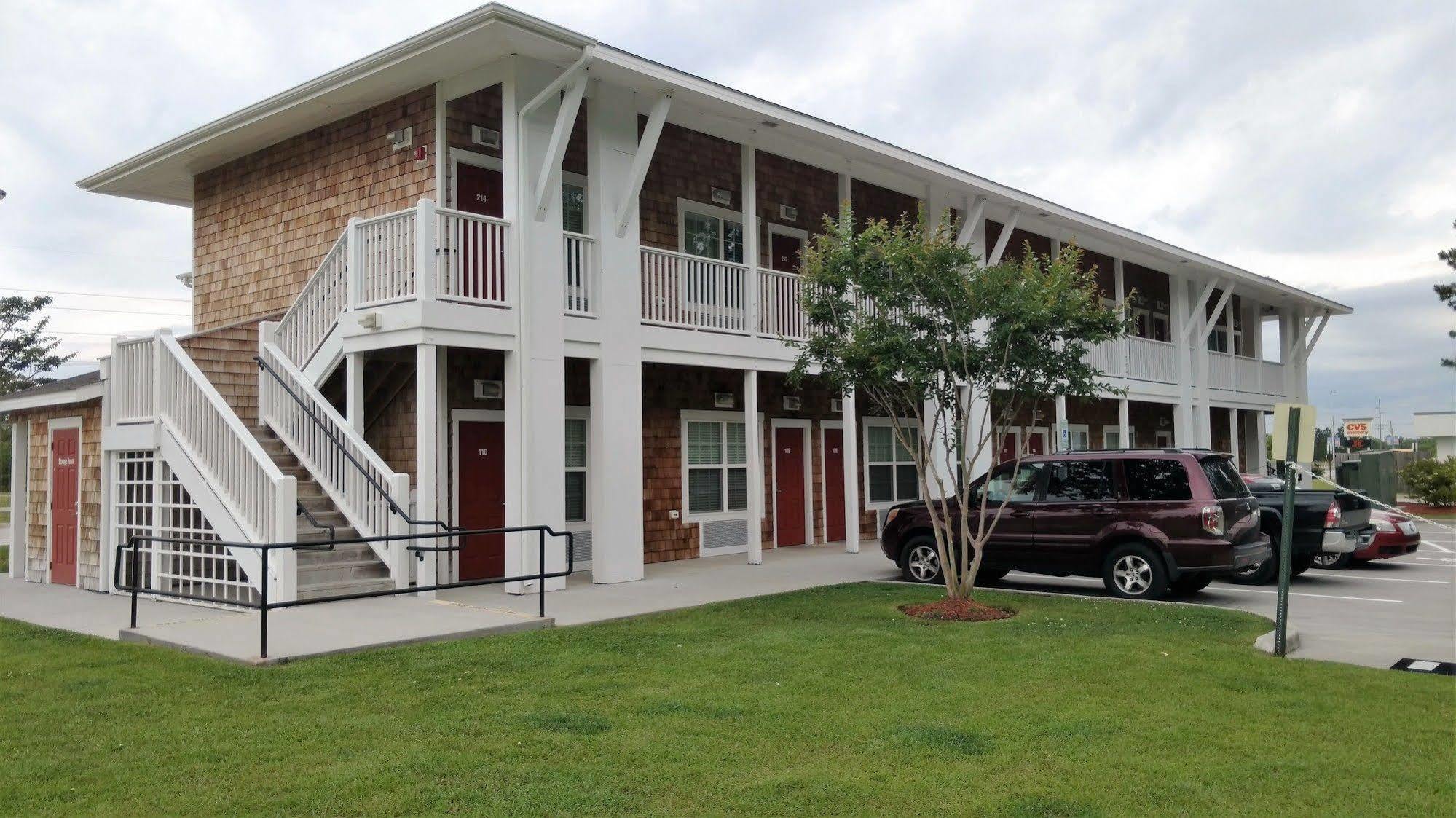 Topsail Shores Inn Sneads Ferry Exterior photo