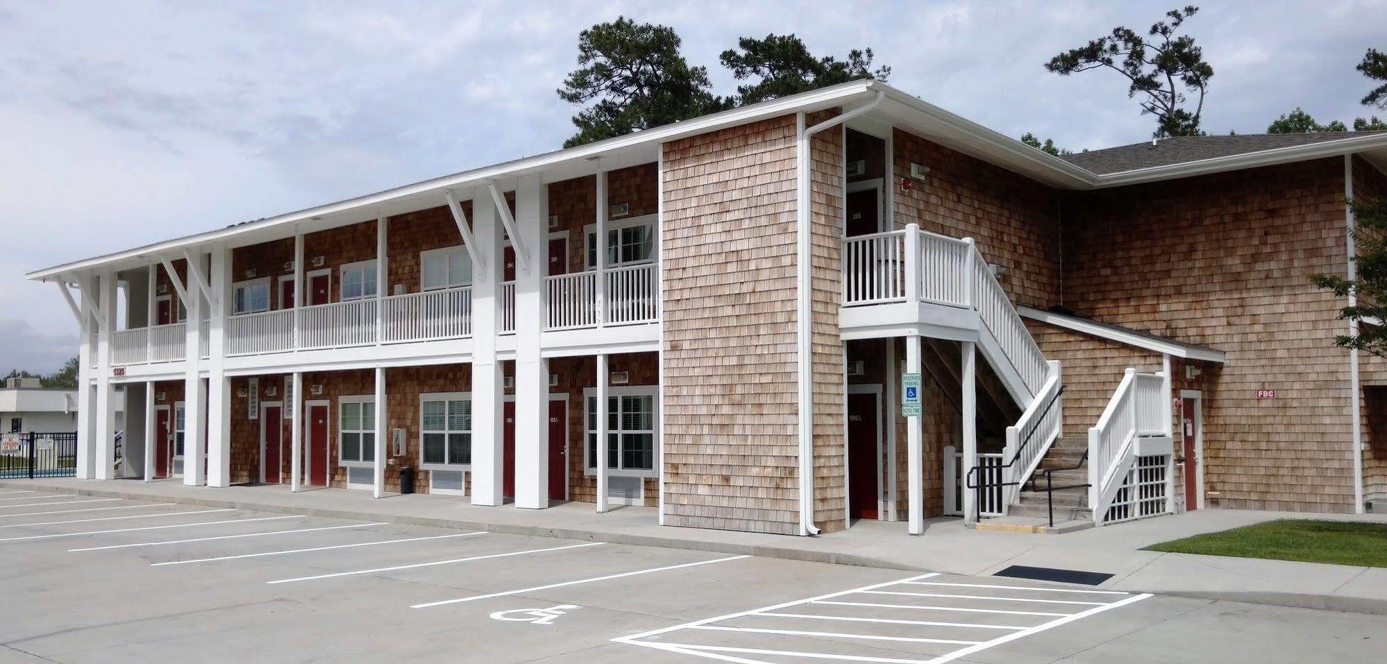 Topsail Shores Inn Sneads Ferry Exterior photo