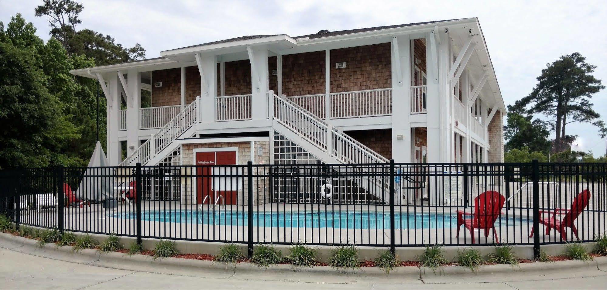 Topsail Shores Inn Sneads Ferry Exterior photo