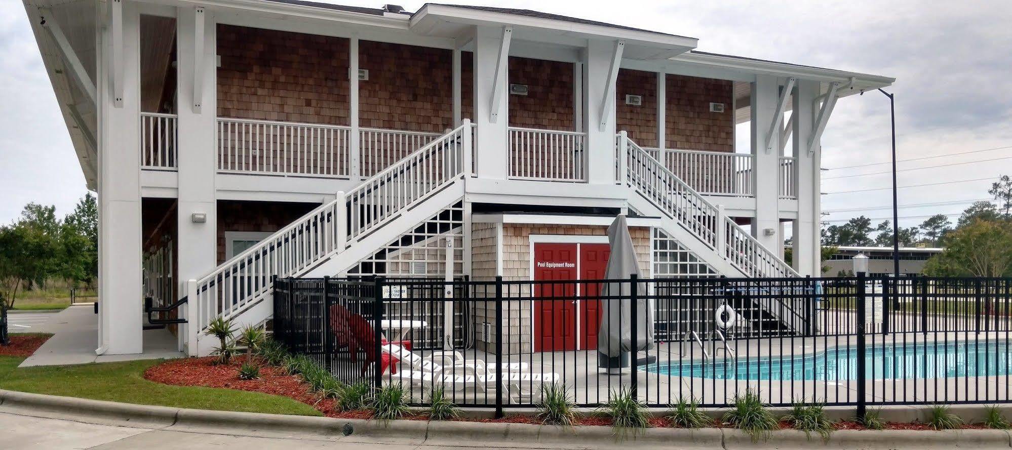 Topsail Shores Inn Sneads Ferry Exterior photo